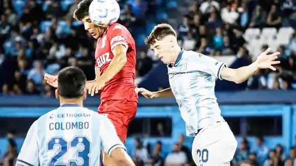 Racing le ganó a Huracán por 2-0 y se acerca a la zona de clasificación