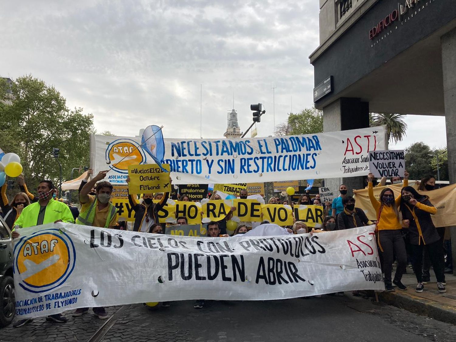 «Ya es hora de volar»: reclamo de trabajadores de Flybondi y JetSMART al gobierno nacional