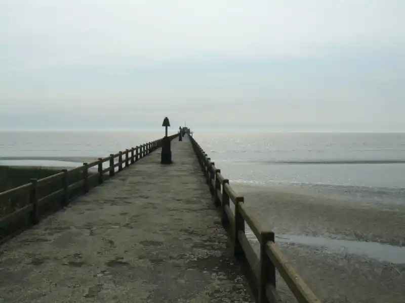 Buscan a un joven que desapareció en el Río de la Plata cerca de Punta Lara