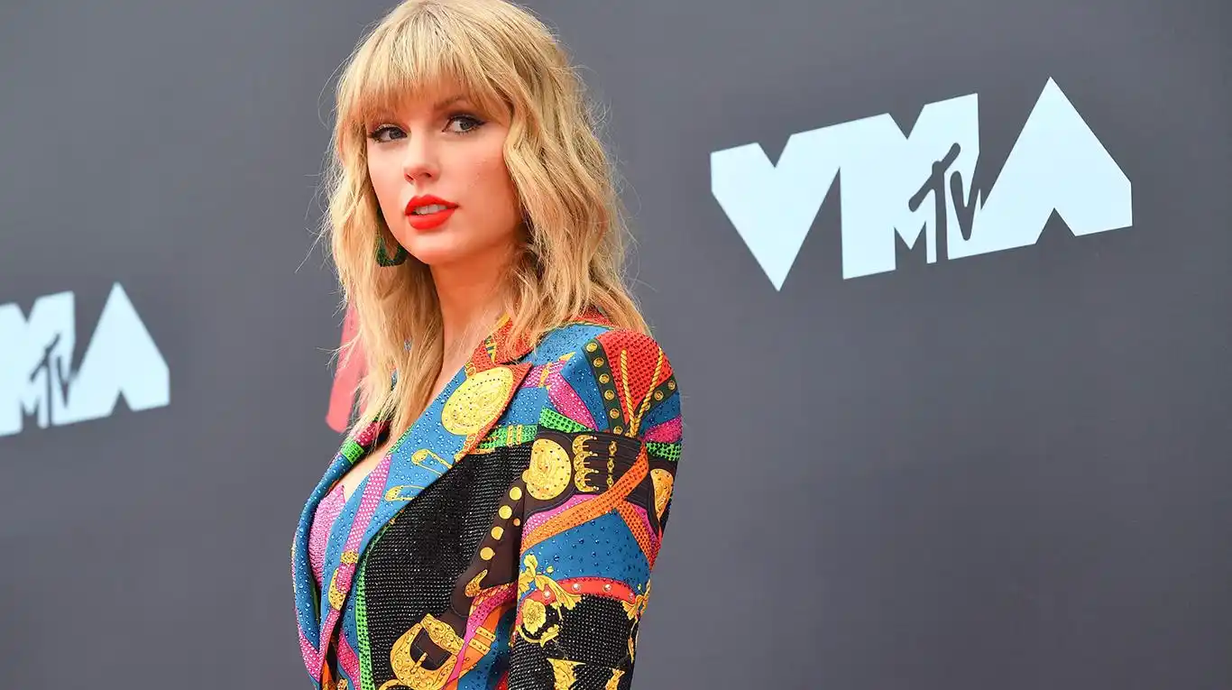Taylor Swift tomó clases para imitar los movimientos de los gatos