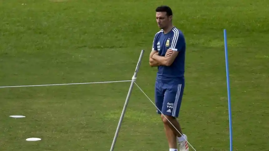 Tras la victoria ante Qatar, Scaloni piensa en cambios para jugar con Venezuela 