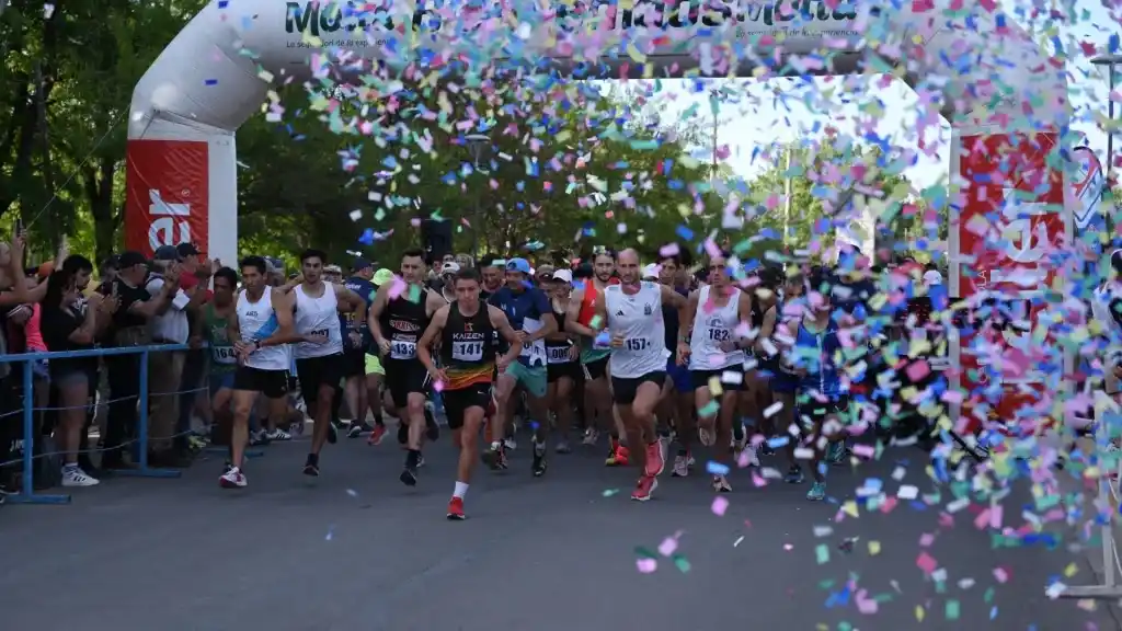 Más de 600 participantes dieron vida a la Maratón de la Avicultura 2025 en Crespo