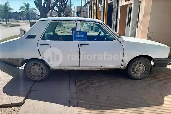 Robaron un Renault 12 en San Vicente y apareció a los días a más de 100km