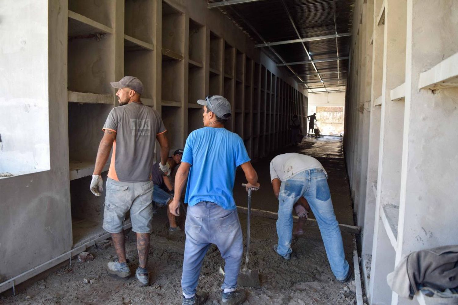 Se realizan obras en cementerio municipal