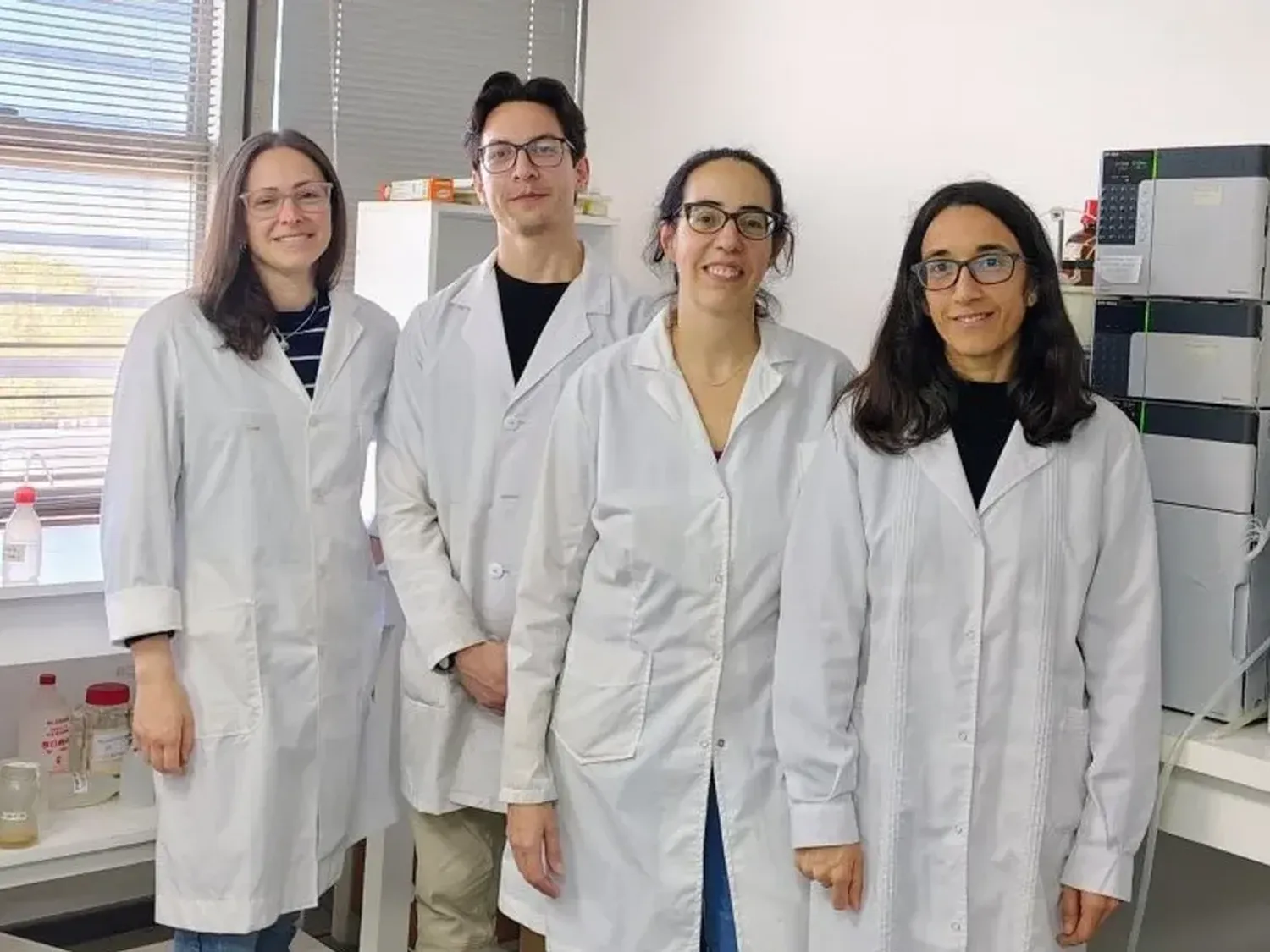 Alertan por los riesgos a la salud que puede ocasionar la radiación UV de las lámparas de secado de uñas