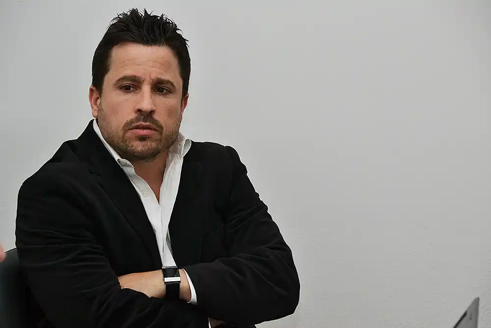 El diputado porteño Martín Tetaz encabeza charla de campaña con Ariel Rey