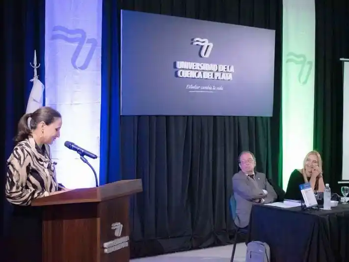 La jueza Vanessa Boonman presentó en la 
UCP su libro La acción preventiva de daños