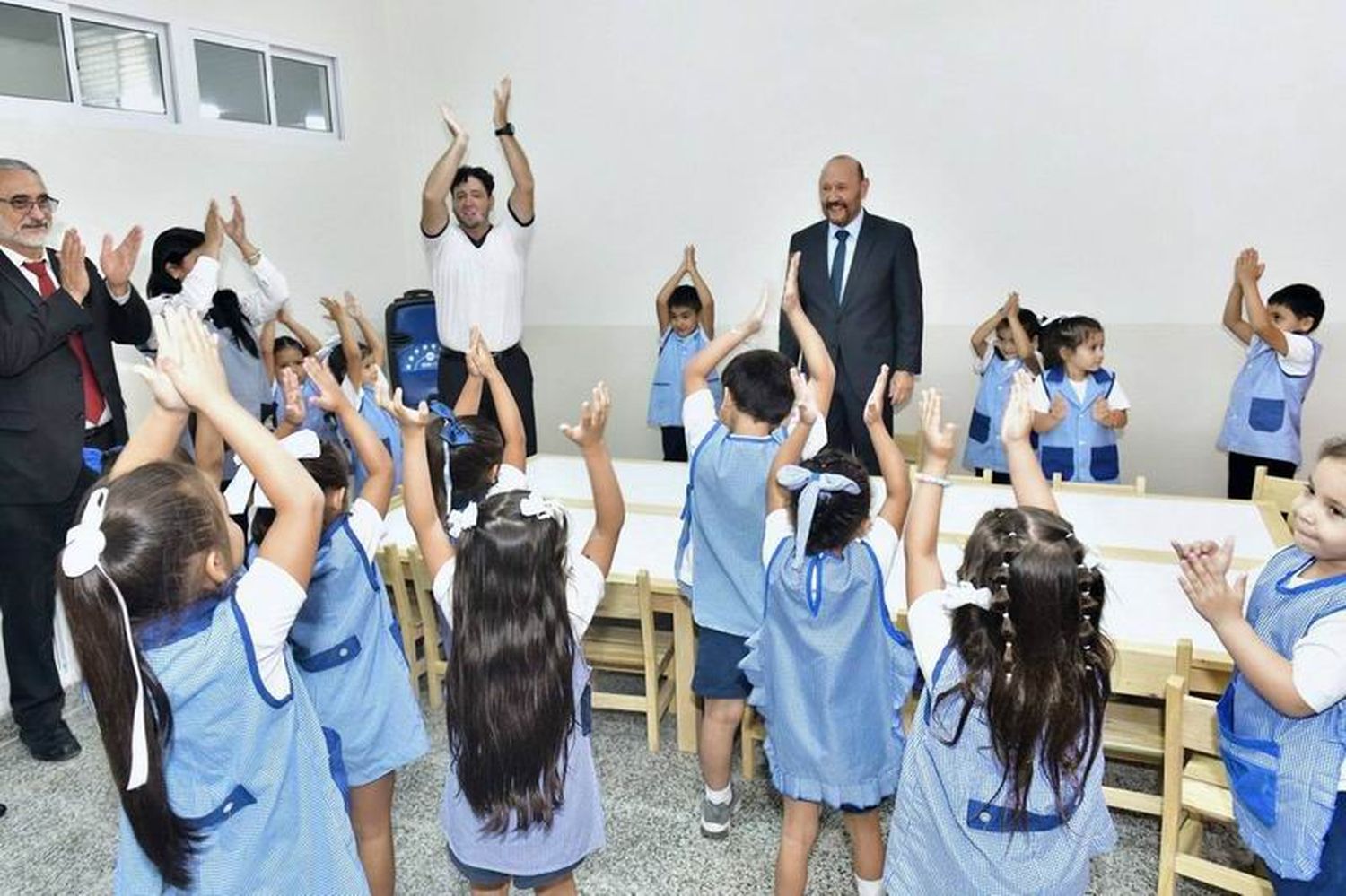 En 28 días, el Gobierno provincial inauguró 12 
establecimientos educativos en capital y Clorinda