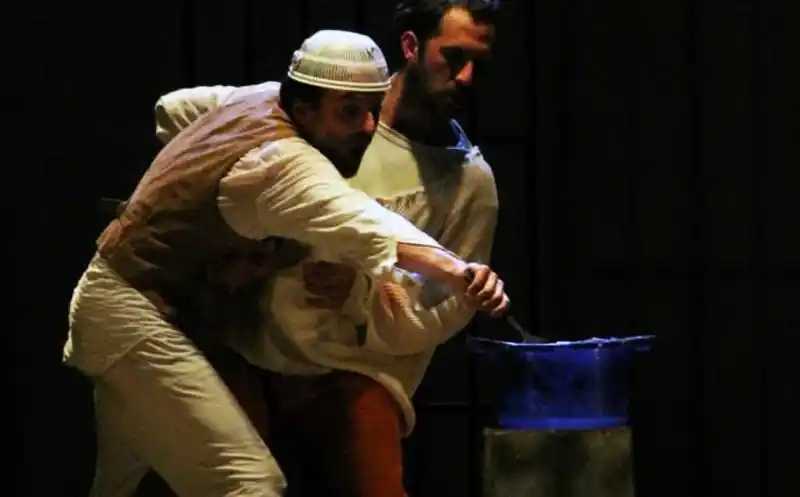 “La razón blindada”, nueva función de Intangible Teatro