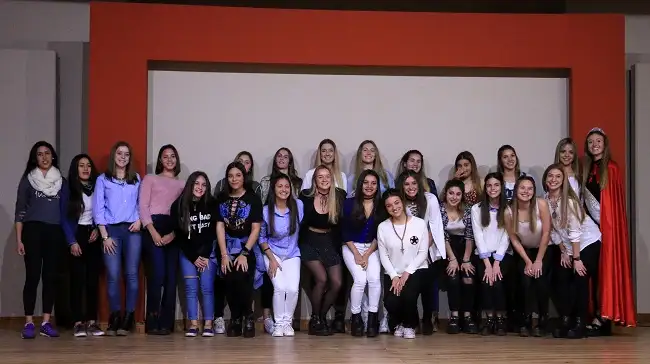 Entre 24 participantes, esta noche elegirán a la reina de los carroceros 