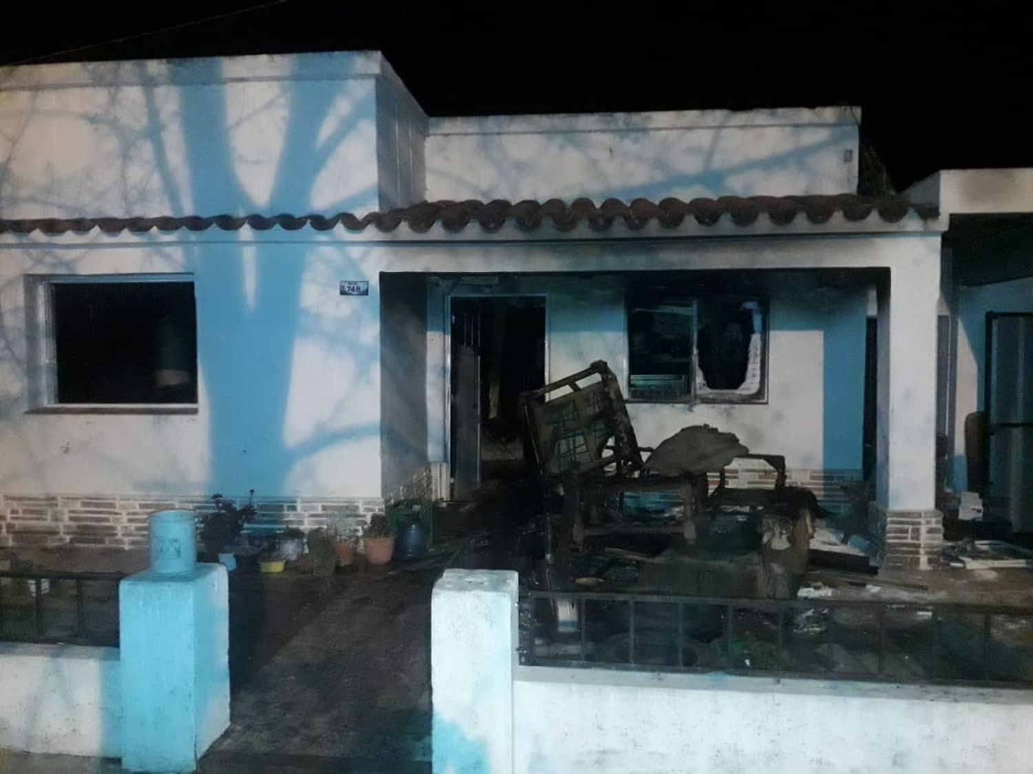 Importantes pérdidas materiales sufrió una familia crespense al incendiarse su casa