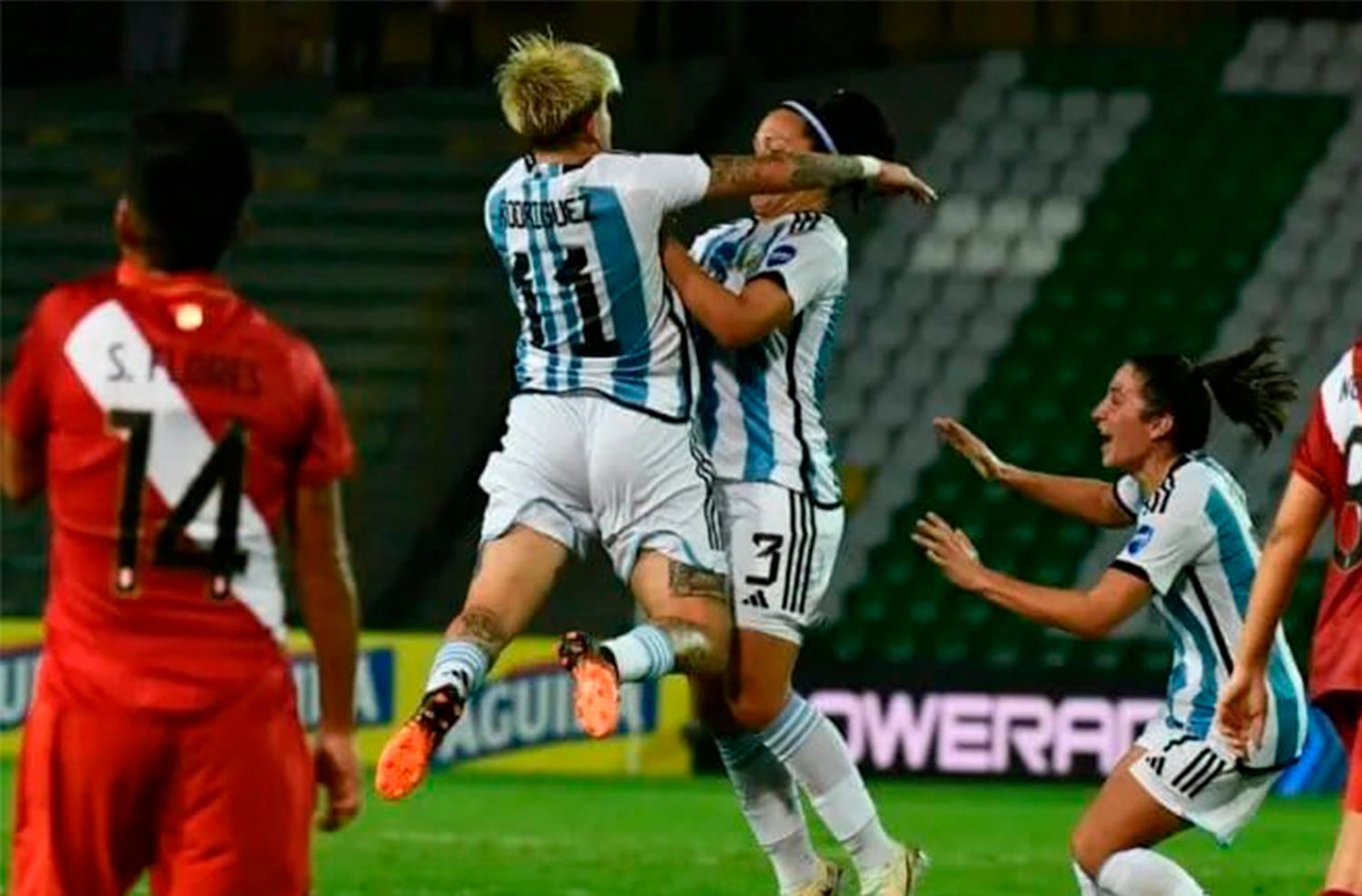 Argentina goleó a Perú en la Copa América de fútbol femenino de Colombia