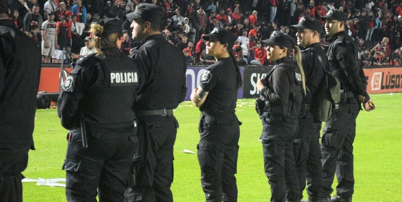 Actualización en los valores de los adicionales del personal policial. Foto: Manuel Fabatía