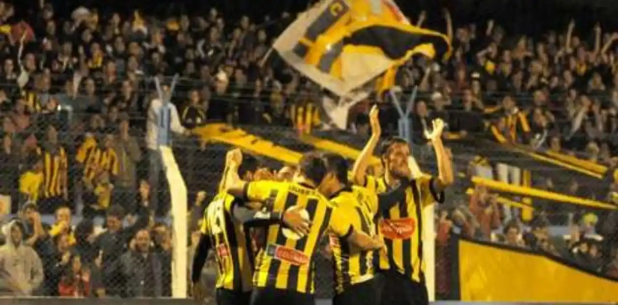 Santamarina enfrentará a Racing por Copa Argentina.