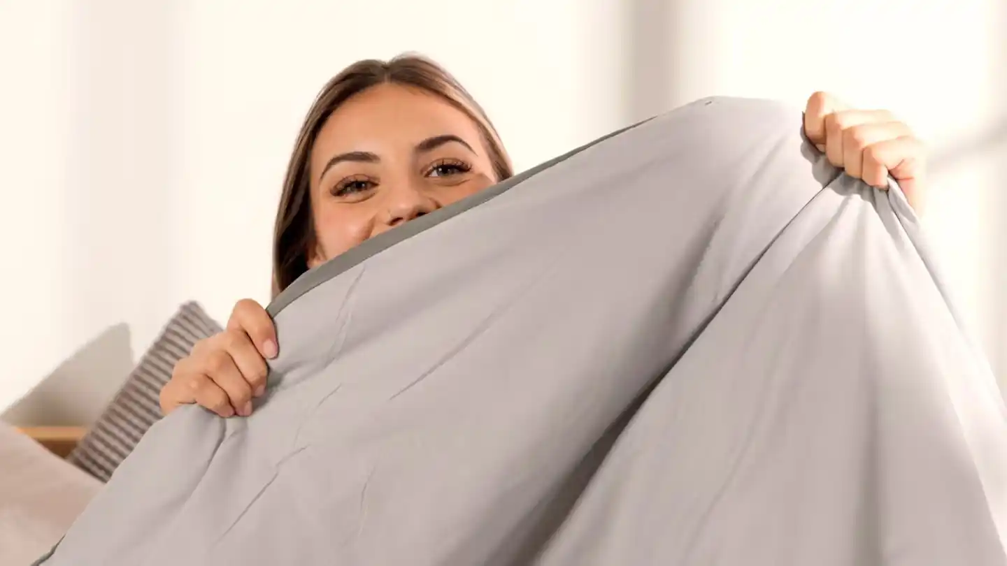 Dormir en una cama donde las sábanas están sucias puede ser más perjudicial de lo que parece. (Foto: Freepik).