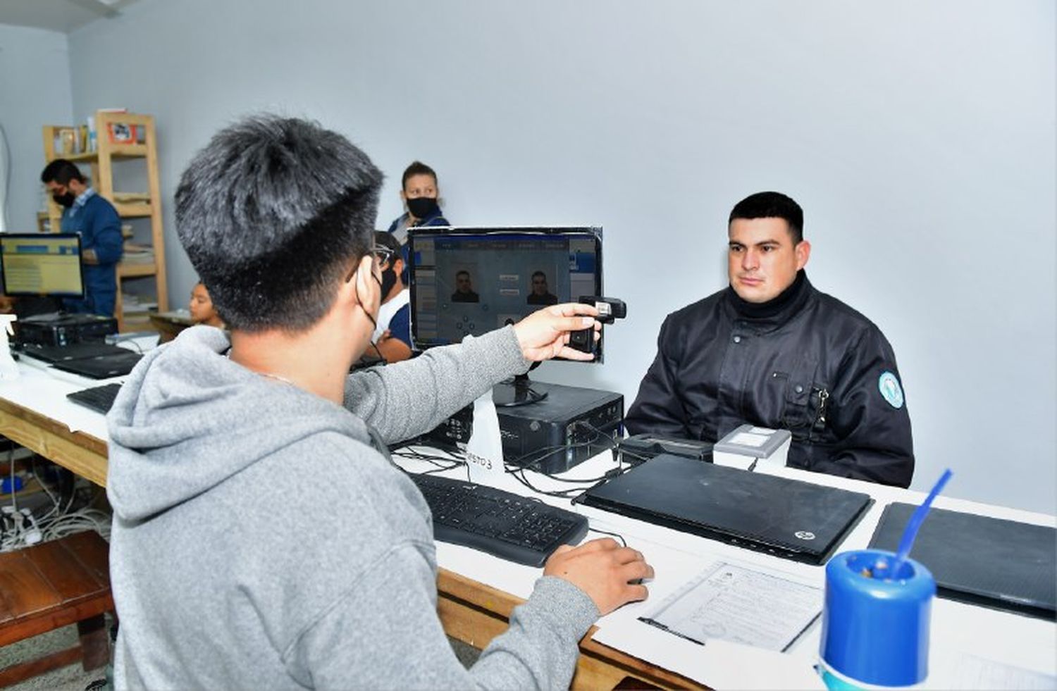 El Registro Civil llevó adelante diversos trámites en el barrio Virgen del Carmen