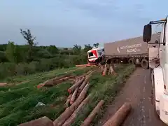 Victoria: camiones despistan tras esquivar maniobra peligrosa