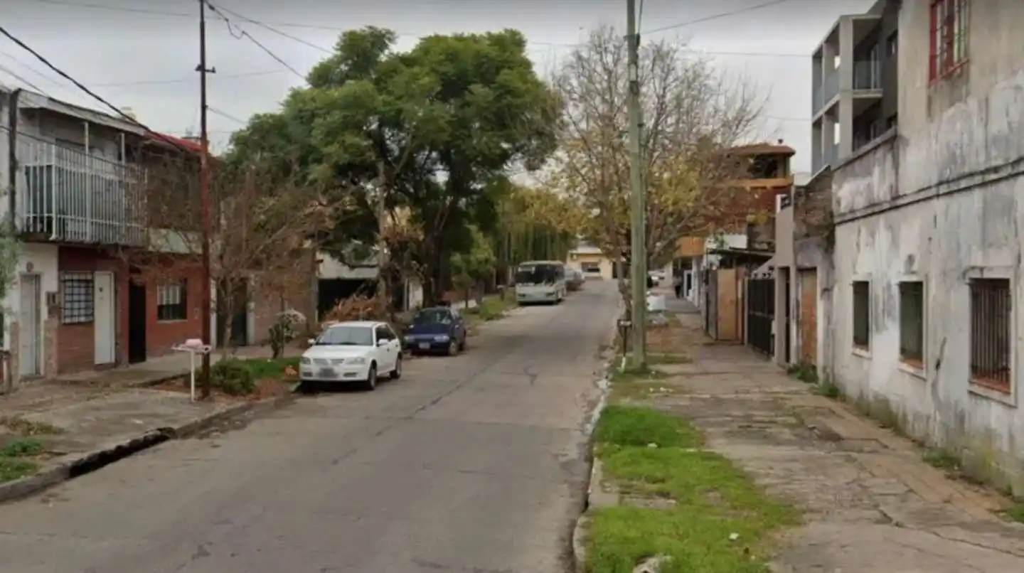 Un ladrón disparó su arma accidentalmente y se mató
