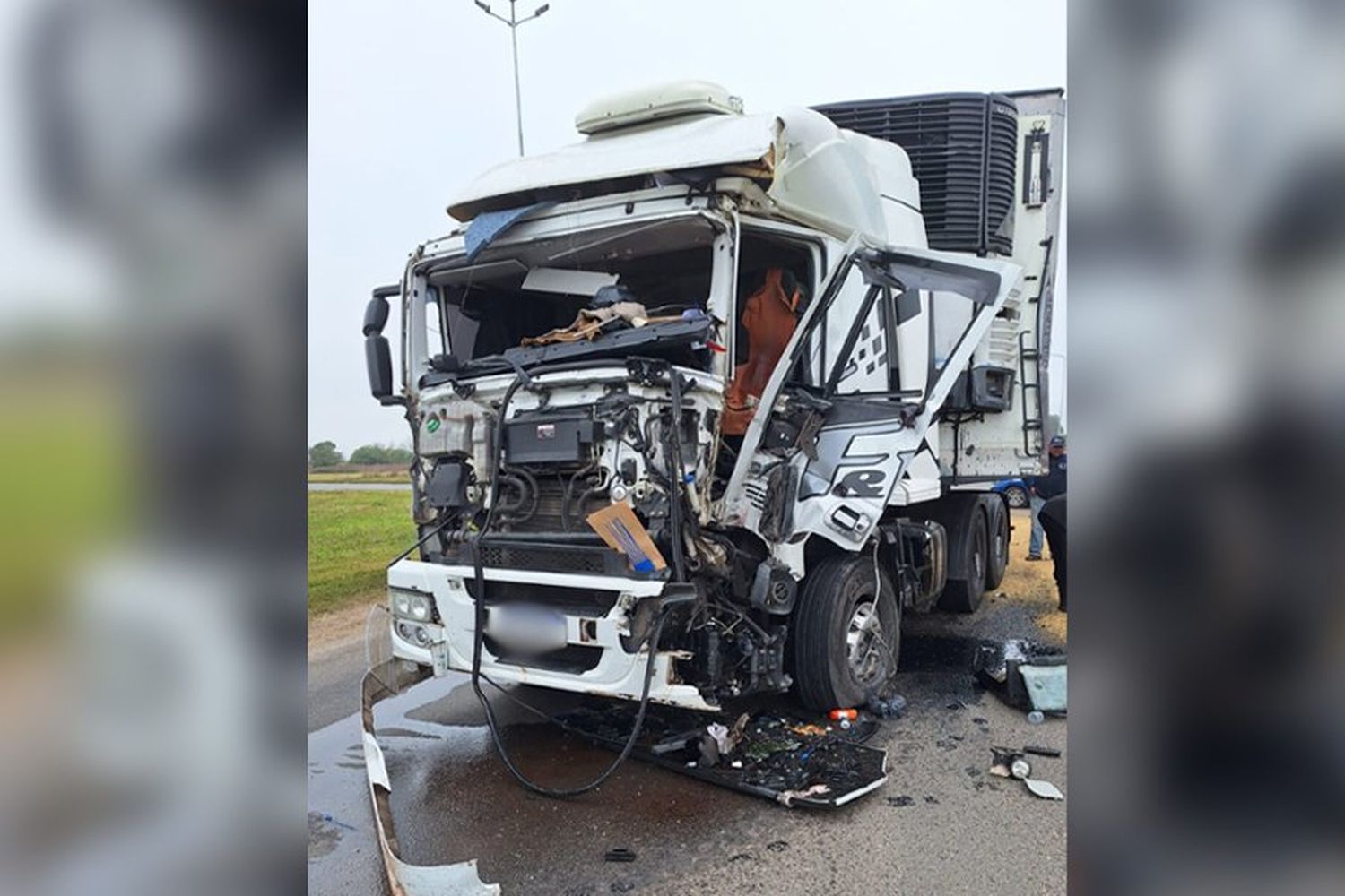 Fuerte choque entre dos camiones sobre Ruta Nacional 34: uno de los choferes sufrió heridas