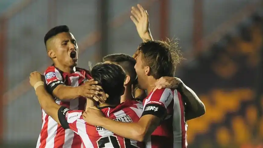 Estudiantes pasó por penales ante su homónimo de San Luis