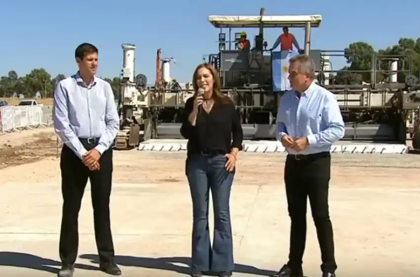 "Las obras empiezan y se terminan, no tienen un cartel por 20 años "