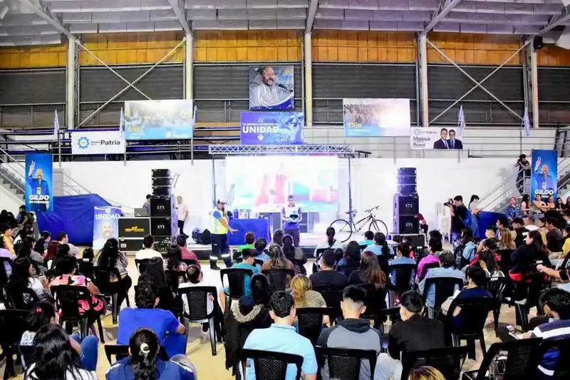 Nueva jornada del programa Mi primera
licencia convocó a cientos de jóvenes