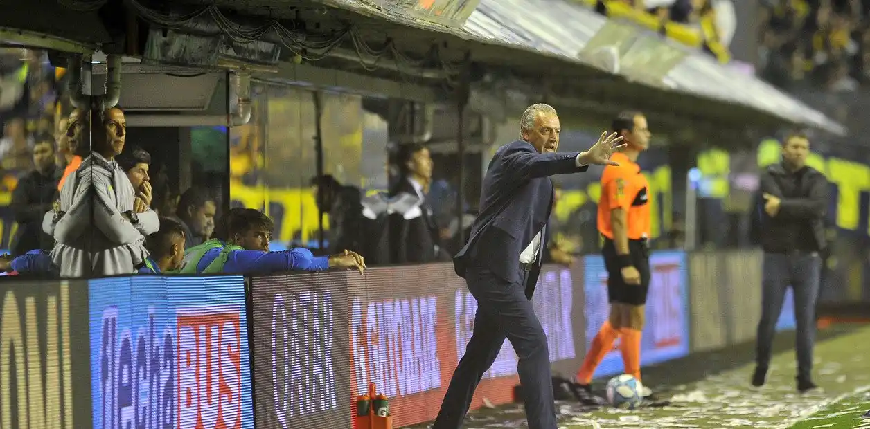 Las mil incógnitas de Gustavo Alfaro para intentar una hazaña ante River