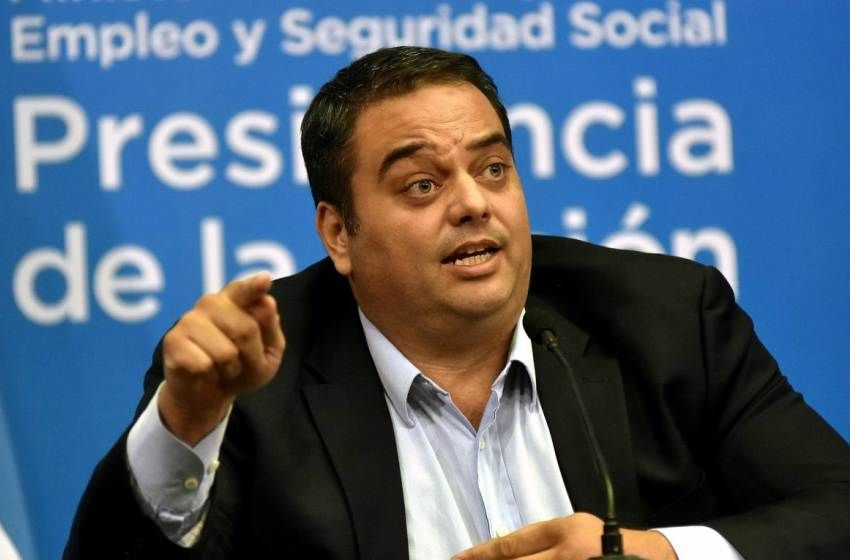 Preparan un decreto para liberar fondos a las obras sociales