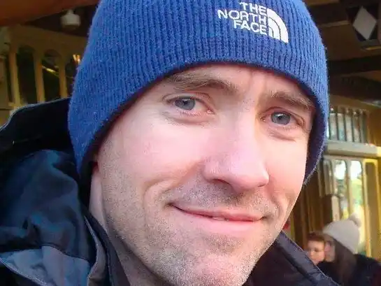 Quién es Paul Doyle: el ex marine especialista en ciberseguridad que atropelló a decenas de personas en Liverpool