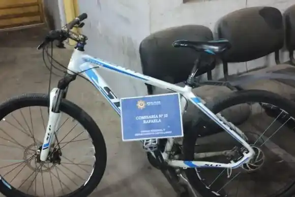 Encontraron una bici robada escondida en el barrio Martín Fierro