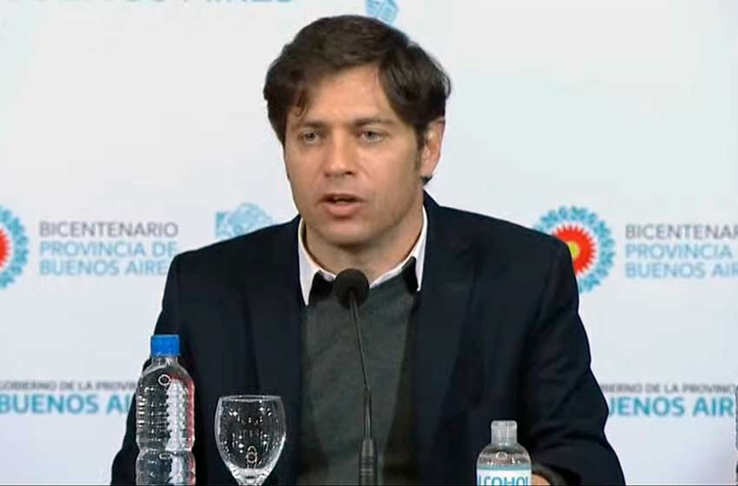 Kicillof: "Cuando aparece un brote, ya sea en un country o un edificio, se hará una cuarentena comunitaria"