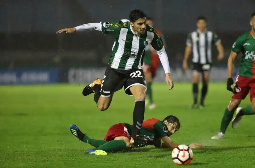 Banfield perdió en Uruguay y quedó obligado para la revancha