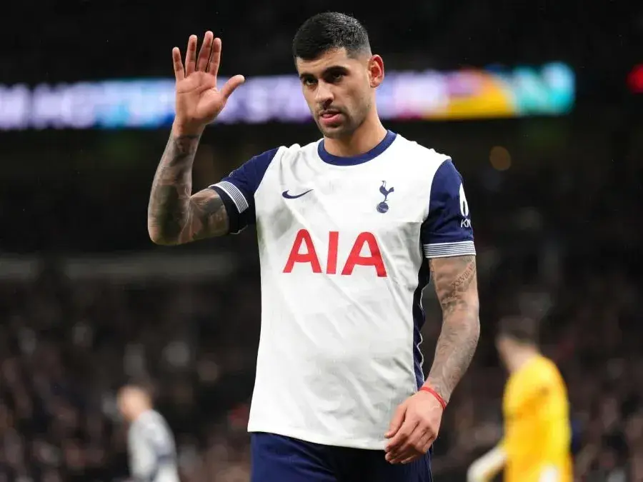Cuti presente en el Tottenham desde las