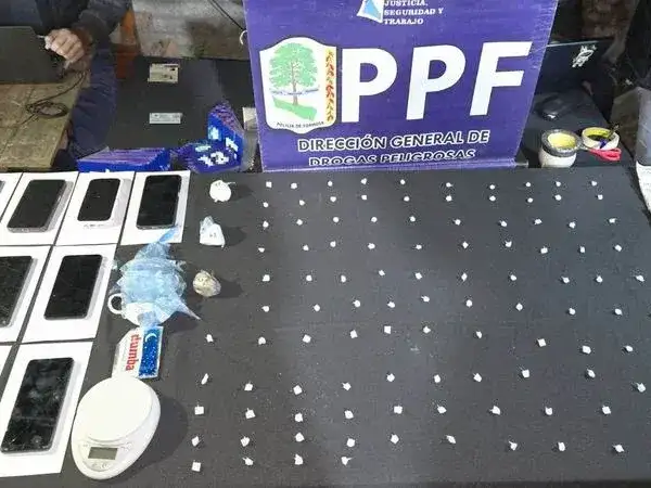 La Policía detuvo a cuatro personas y anuló un centro
de venta de drogas en el barrio Urbanización España