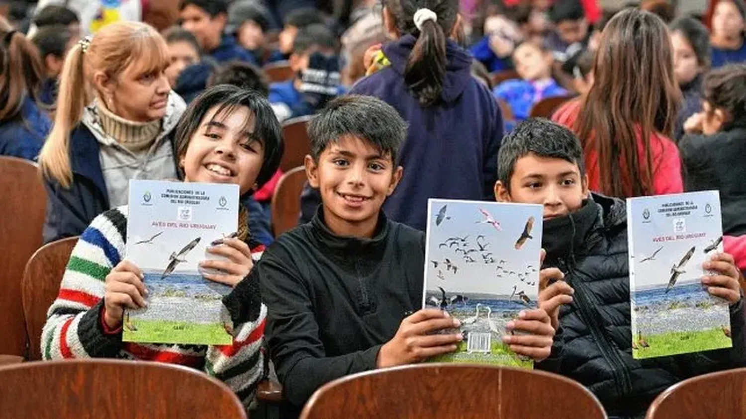 Estudiantes recibirán más de 45.000 libros de fauna y flora entrerriana