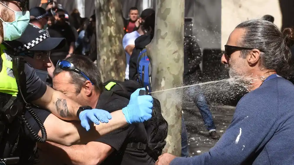 Múltiples arrestos tras una nueva protesta contra el confinamiento en Australia