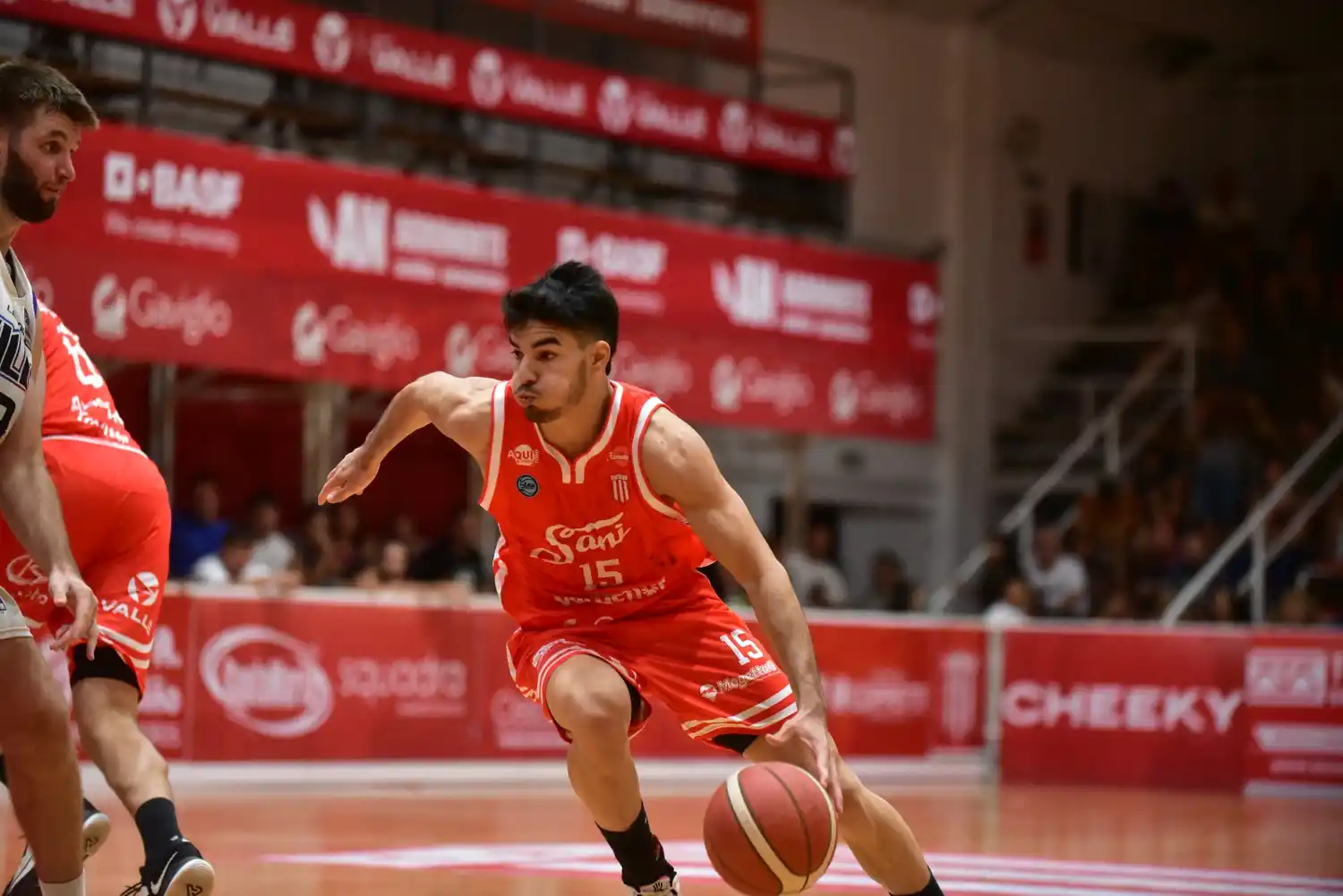 El base Santiago Bruno