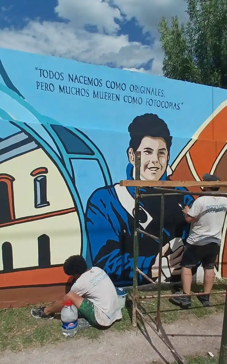 Chascomús inauguró un imponente mural en honor a Carlo Acutis, el santo de los jóvenes