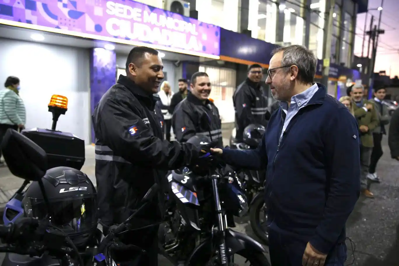 Tres de Febrero presentó la Guardia Urbana: "Su incorporación significa más presencia en las calles", destacó Valenzuela