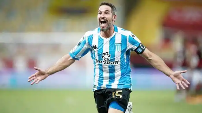 Racing y Lisandro López acordaron su regreso de palabra