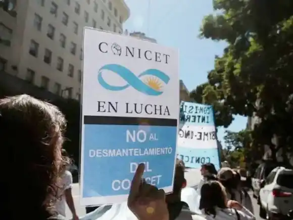 En medio del furor por el streaming, trabajadores del CONICET paran por 48 horas