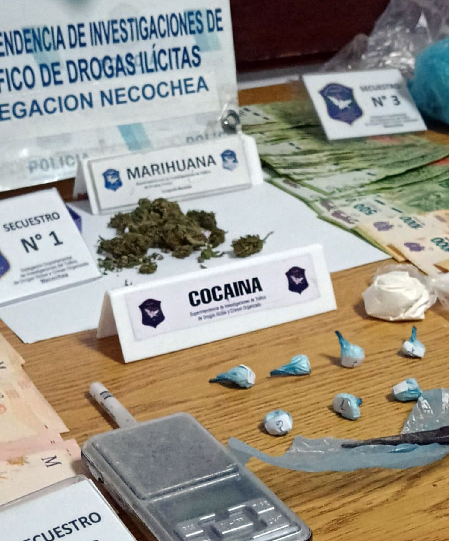 Cocaína secuestrada por la policía en un vehículo