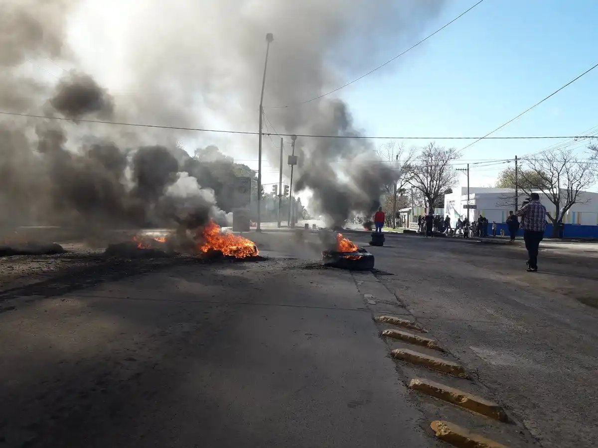Olavarría: Hicieron un piquete para pedir que le den la domiciliaria a un preso de Sierra Chica