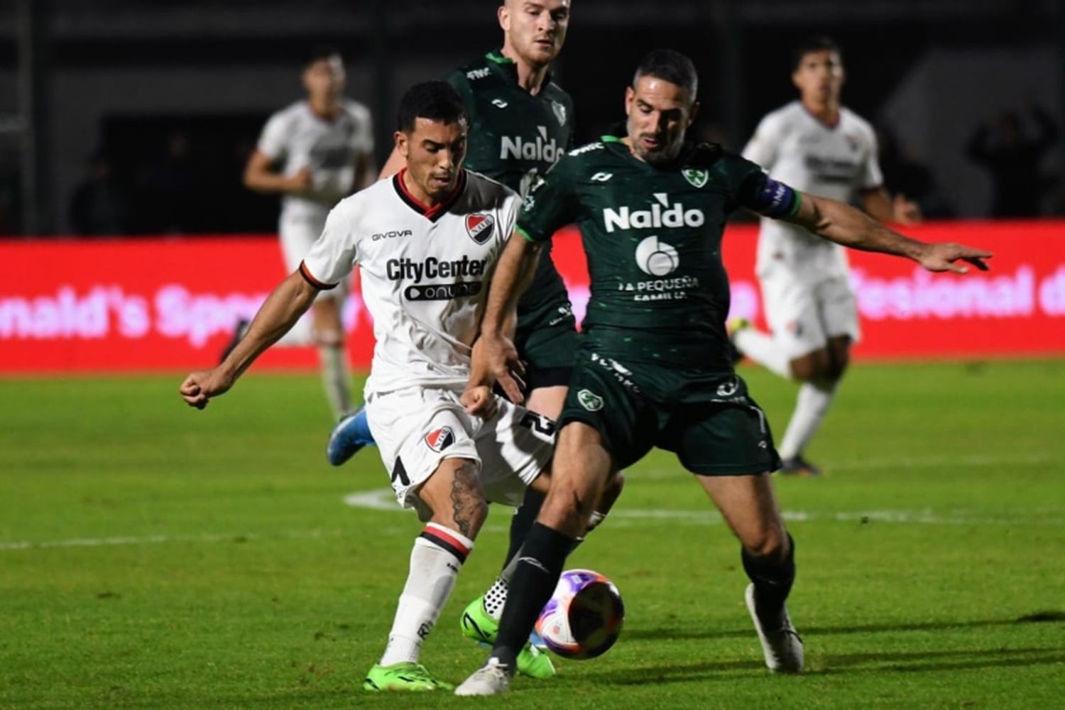 En un pobre partido, Newell’s no logró romper el cero e igualó frente a Sarmiento