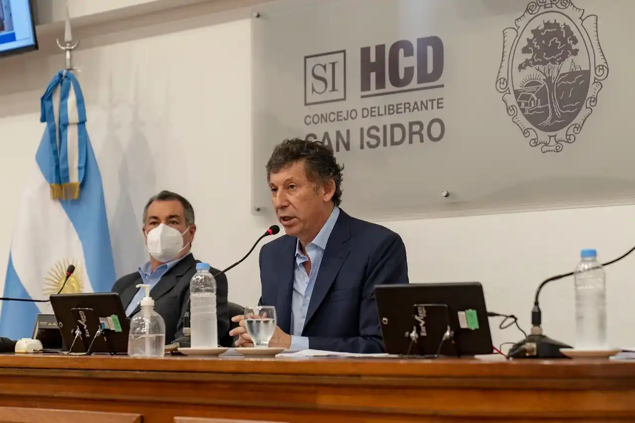 Legisladores que responden a Posse presentaron un proyecto de autonomía municipal