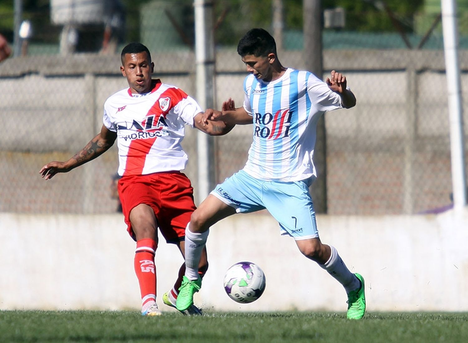 La Liga Marplatense de Fútbol (LMF) tienen que definir los restantes clasificados. (Foto: Diego Berrutti)
