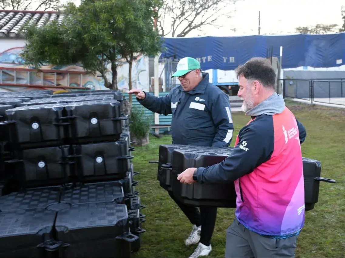 Arribaron a la capital provincial, materiales deportivos para el canotaje y el atletismo de cara a los Juegos Suramericanos.  Foto: Juegos Suramericanos