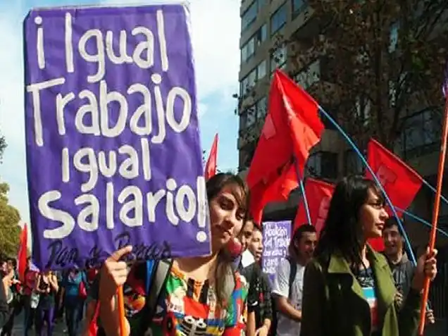 El 64% de las personas con menores ingresos en la Argentina son mujeres