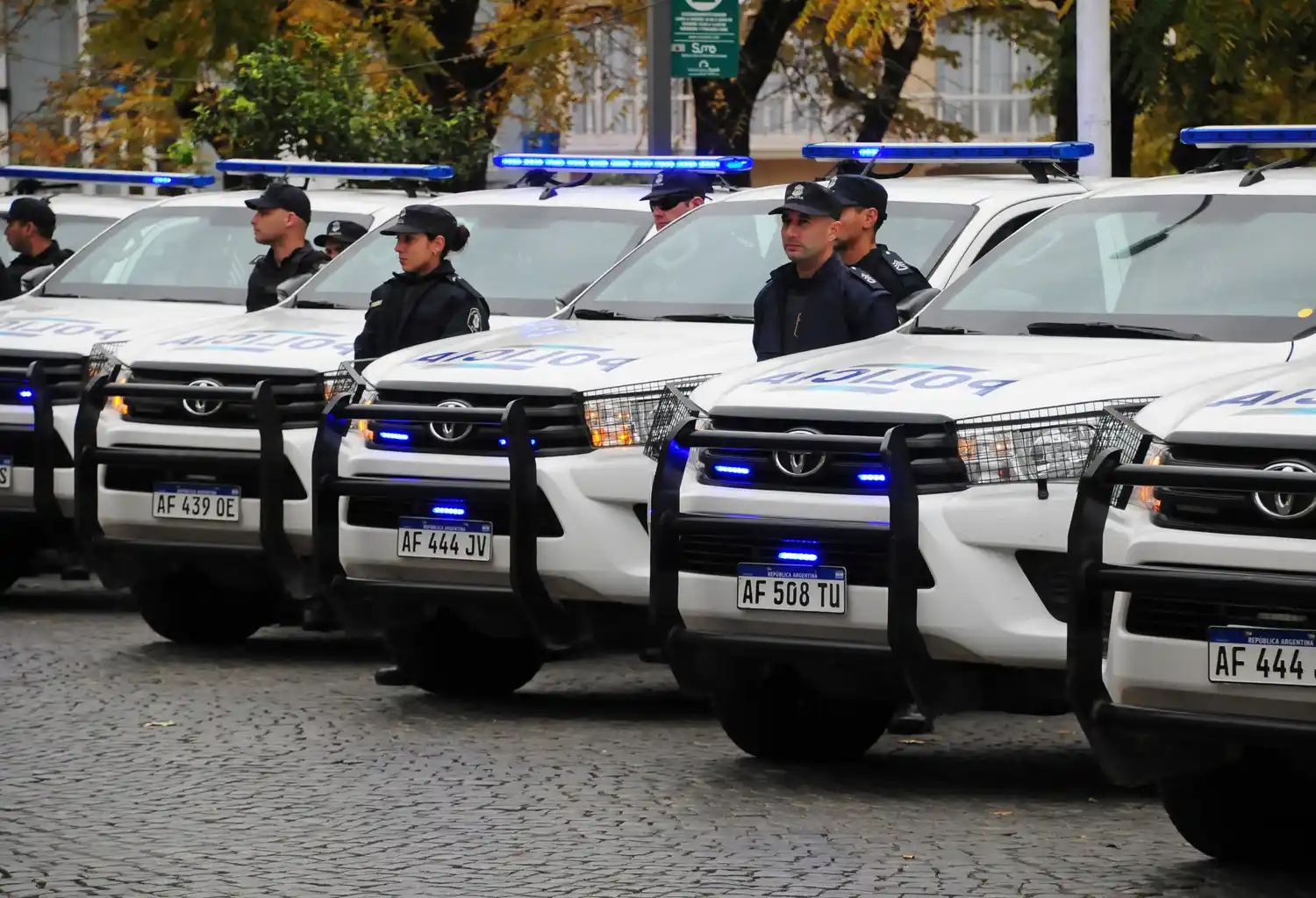 Actos sospechosos, robos, violencia familiar y disturbios encabezan los llamados al 101