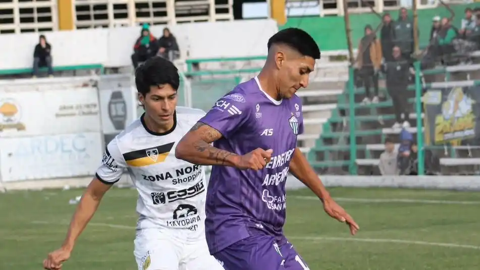 Cuando Santamarina y Germinal jugaron en Rawson, empataron 1-1.